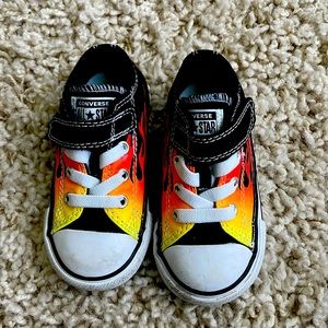 Converse toddler size 6